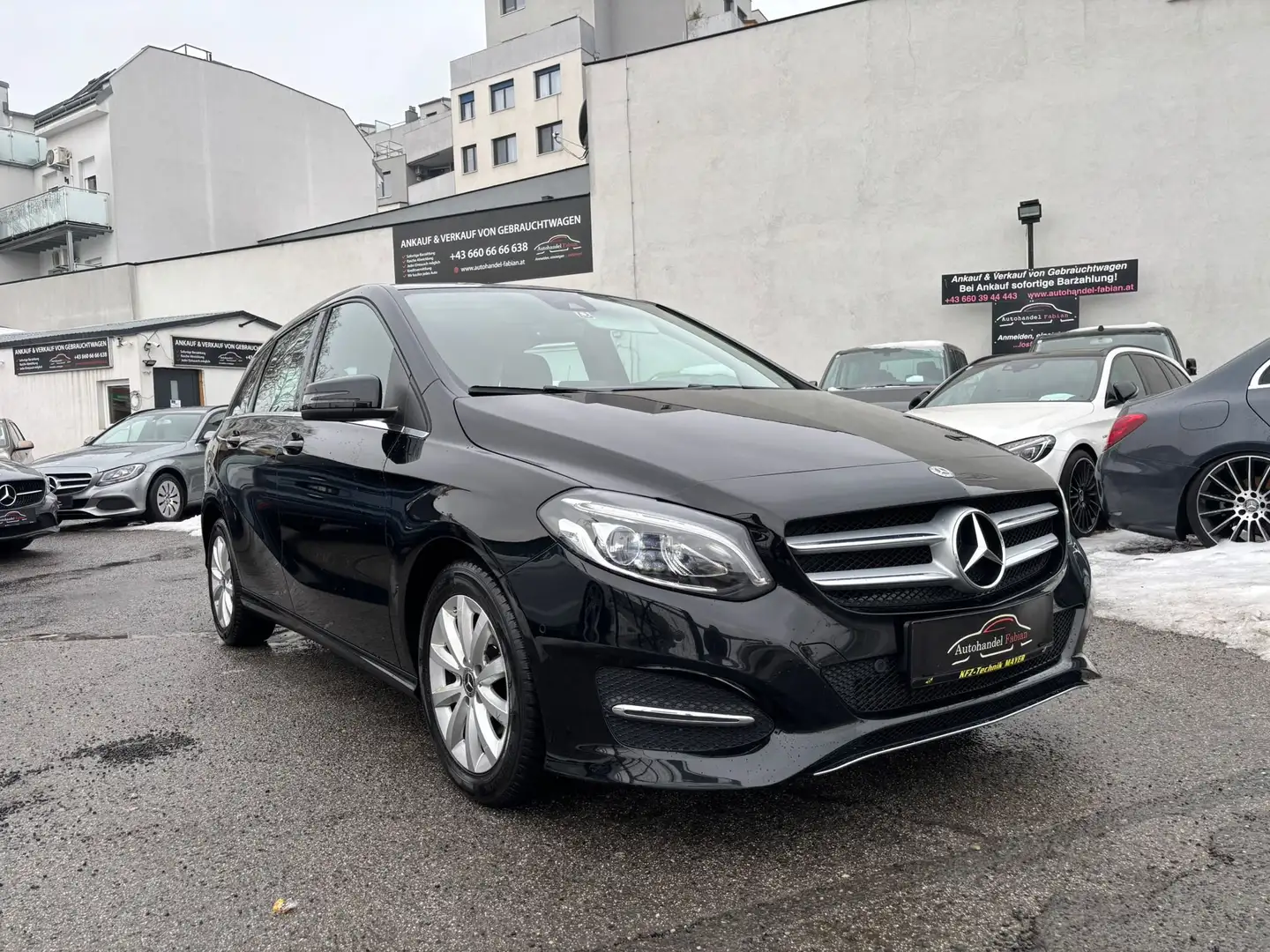 Mercedes-Benz B 180 CDI Autom. 109PS ParkAssist Sitzheizung Tempomat Schwarz - 2