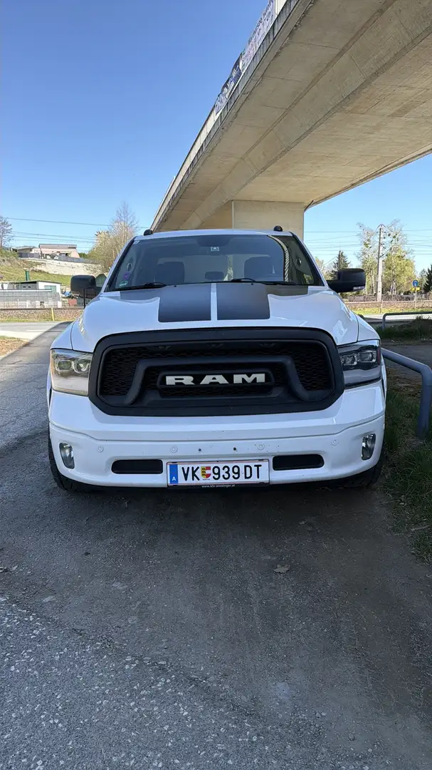 Dodge RAM 5,7 l V8 HEMI Bighorn Quad Cab Weiß - 1