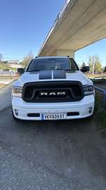 5,7 l V8 HEMI Bighorn Quad Cab