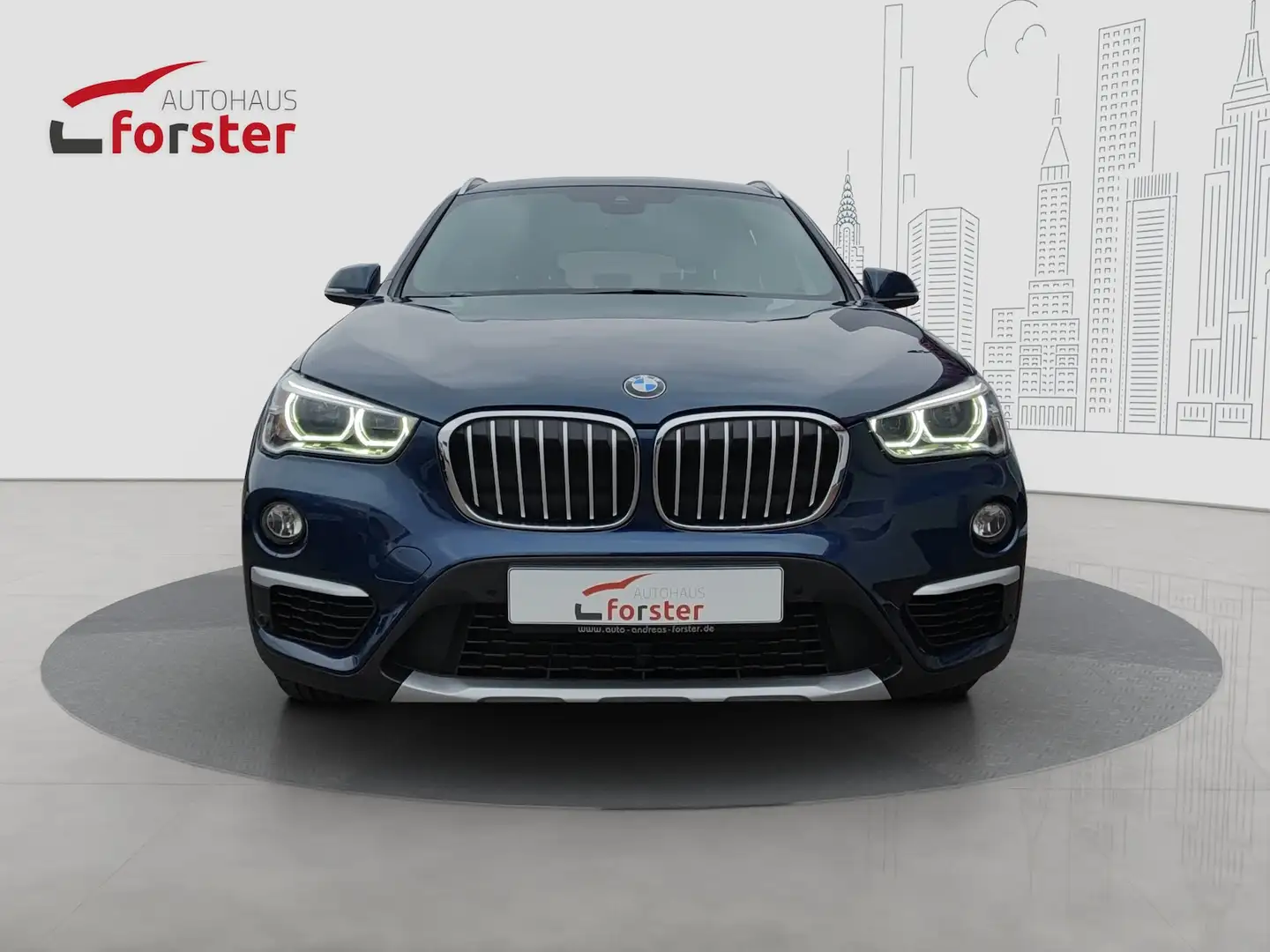 BMW iX1 30 xDrive xLine AHK 360° Kamera ACC Noir - 2