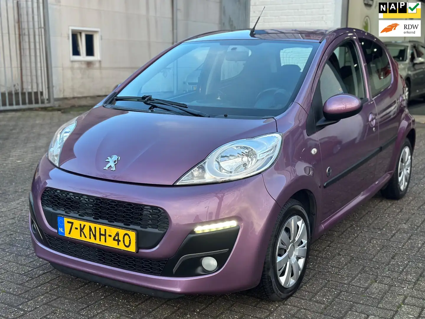 Peugeot 107 1.0 Envy Bj:2013 Bleutooth Airco El Ramen NAP Burdeos - 1