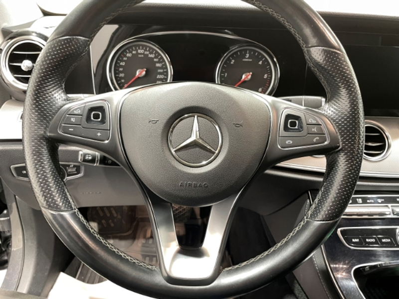 Mercedes-Benz E 220 T d Automatik EU6 LED ACC Navi — photo 10