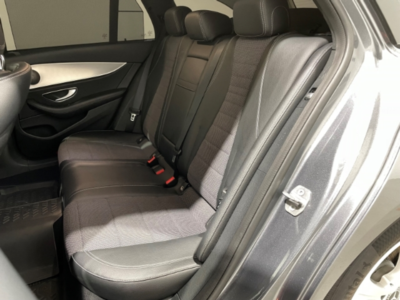 Mercedes-Benz E 220 T d Automatik EU6 LED ACC Navi — photo 7