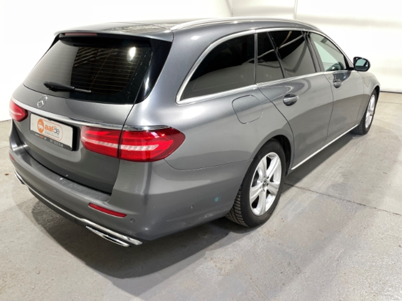 Mercedes-Benz E 220 T d Automatik EU6 LED ACC Navi — photo 3