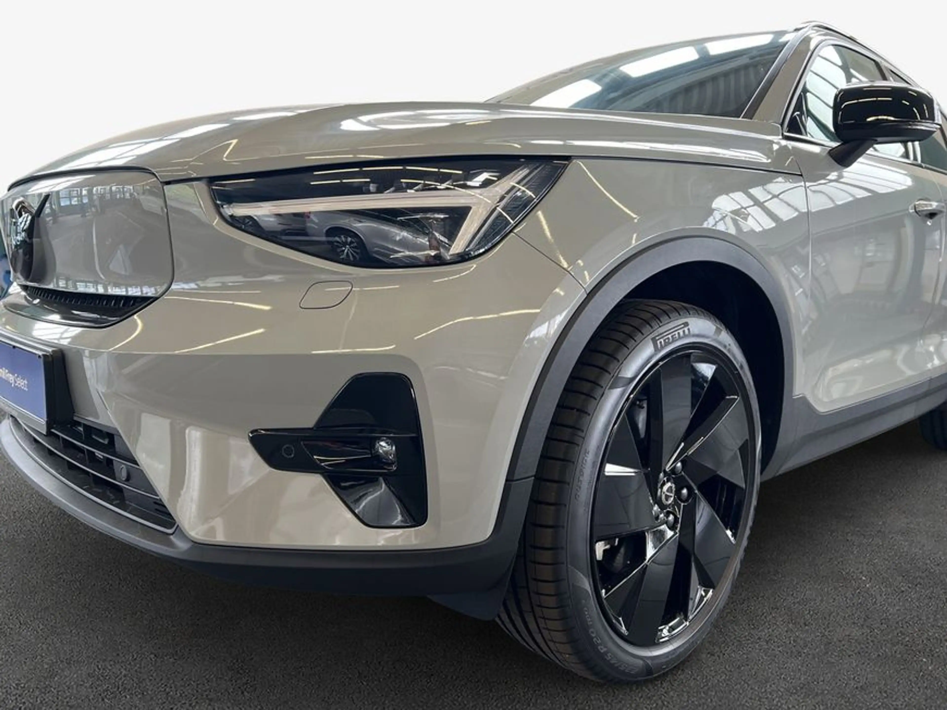 Volvo EX40 Single-M. Extended-Range Plus Black-Edition — photo 7