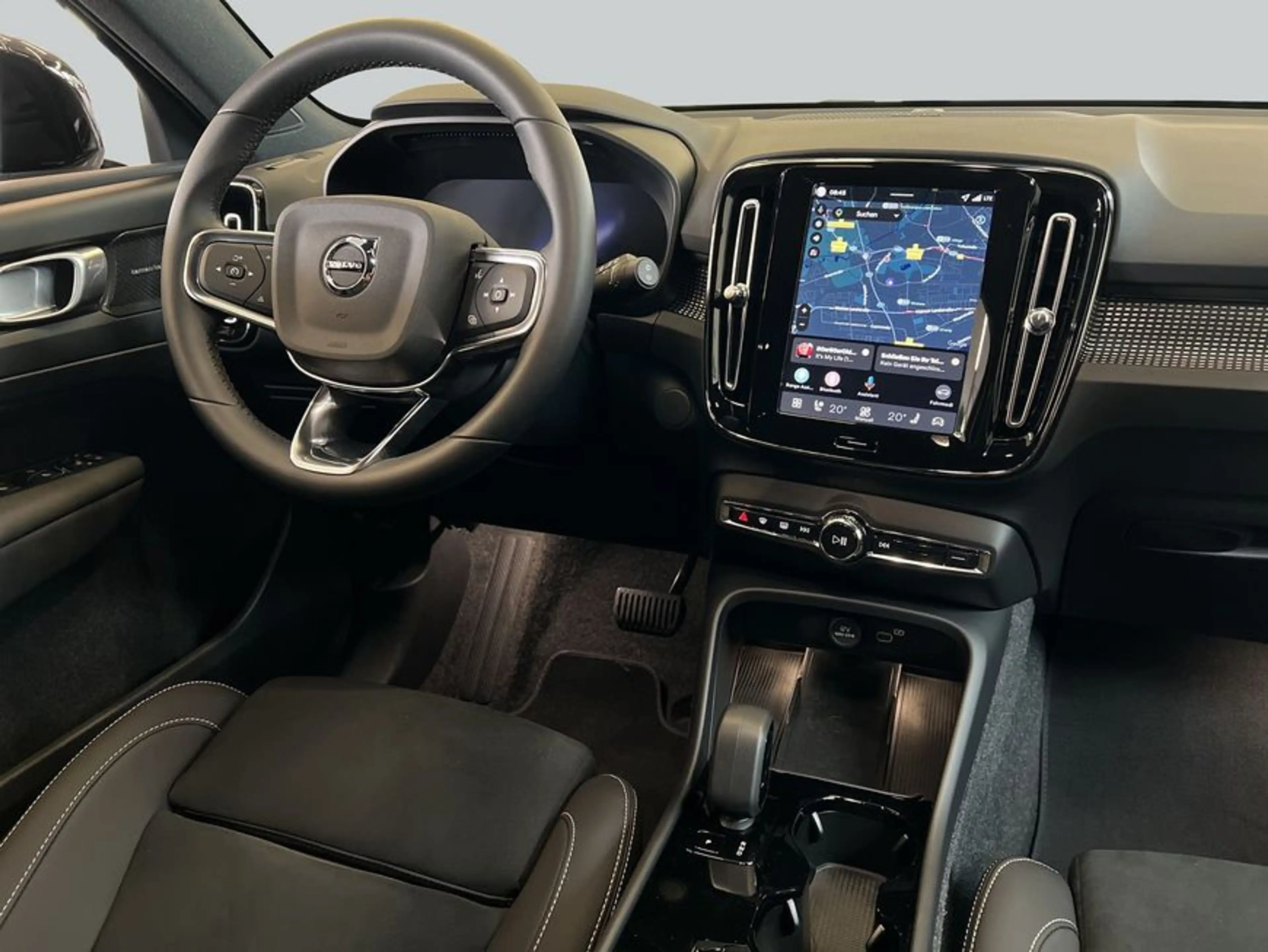 Volvo EX40 Single-M. Extended-Range Plus Black-Edition — photo 14