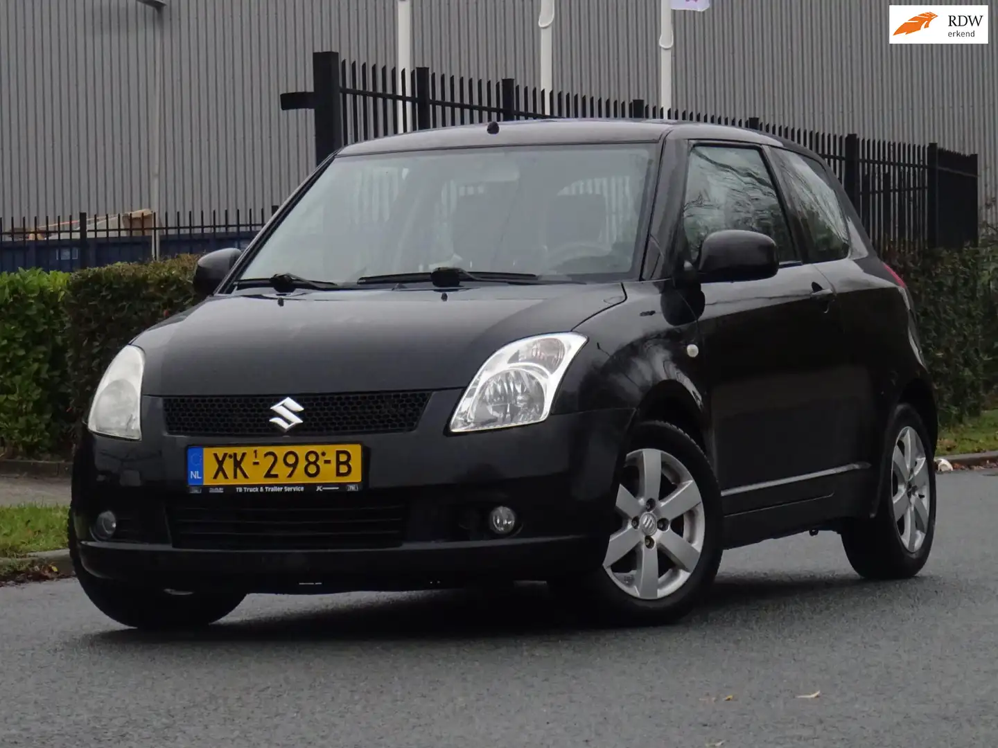 Suzuki Swift 1.3 GA BJ2008 AIRCO/LMVELG/APK 13-12-2026 Noir - 1