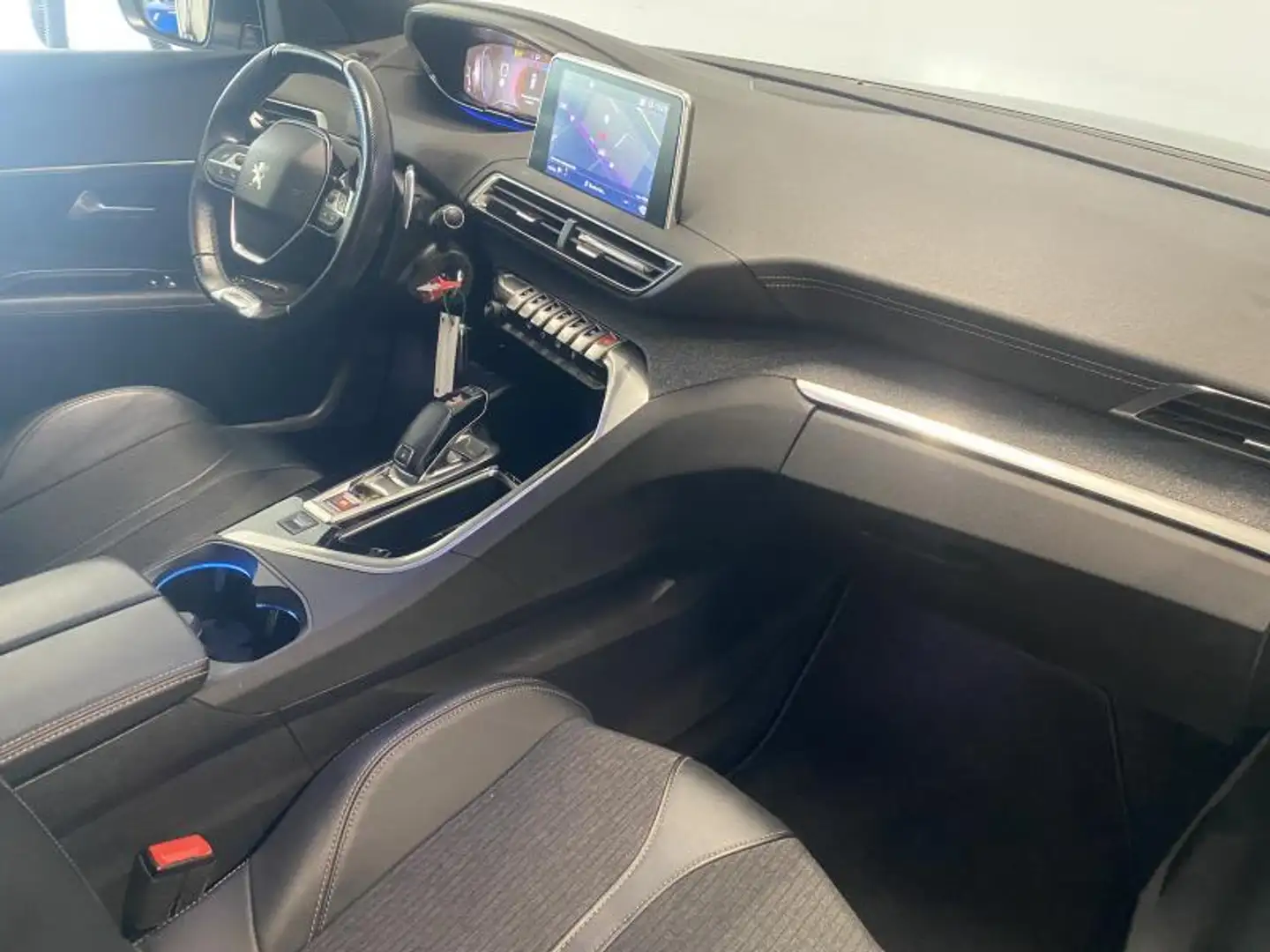 Peugeot 3008 GT Line - AUTOMATIQUE Grijs - 2