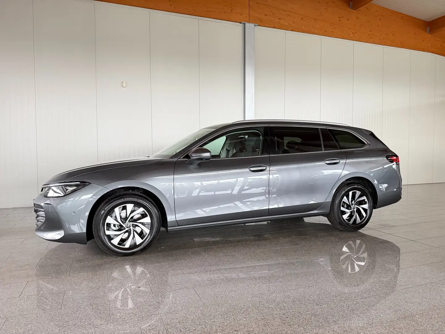 Volkswagen Passat Variant 2.0 TDI 90 kW Business DSG Garantie bis 06/2030 Grau - 1