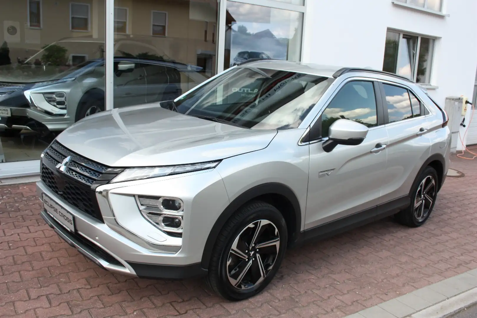 Mitsubishi Eclipse Cross PHEV, Plus, LED, AHK, Winterreifen Silber - 1