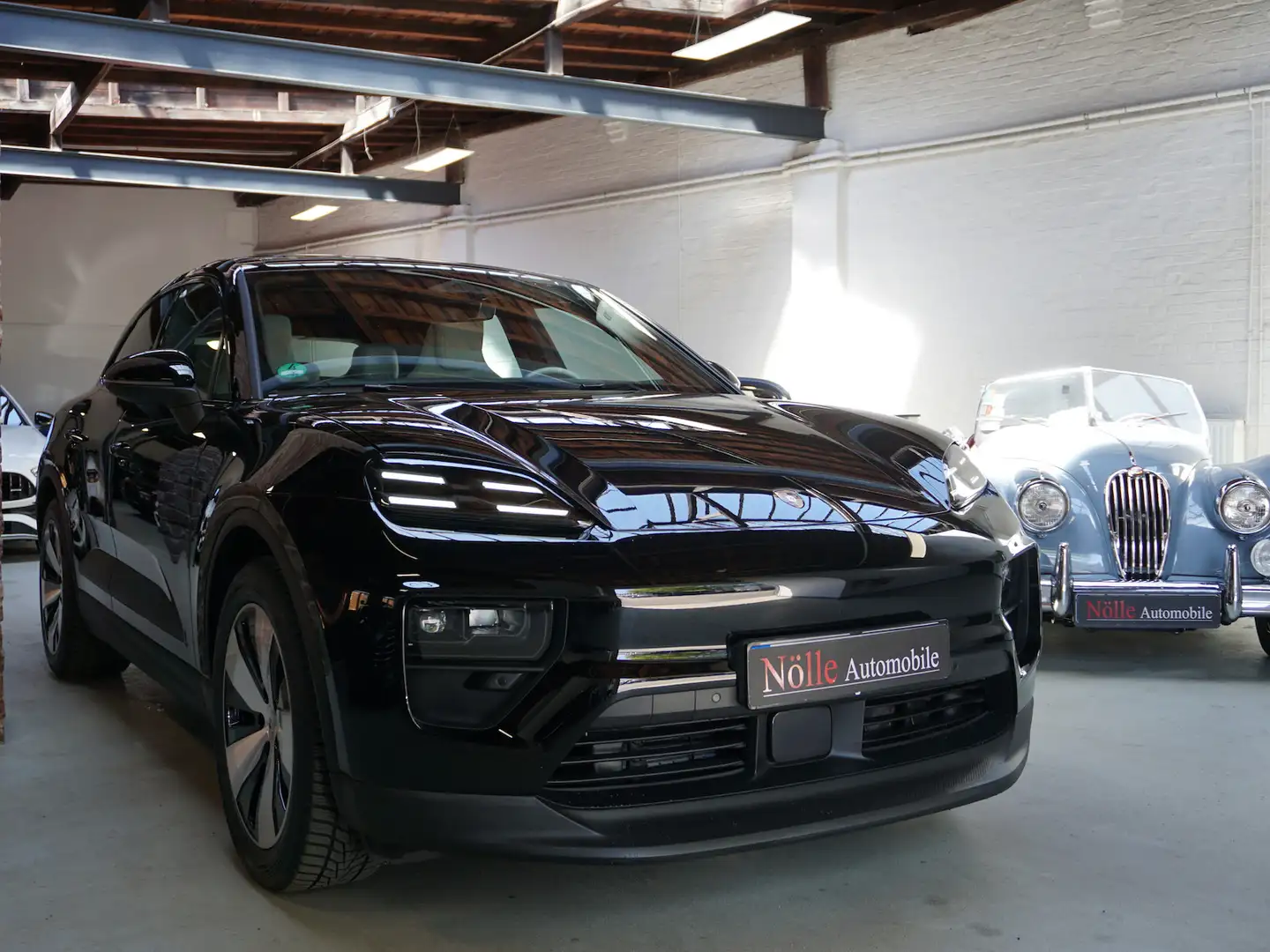Porsche Macan 4 Bose ACC Kamera Pano Sitzklim sofort ! Schwarz - 2