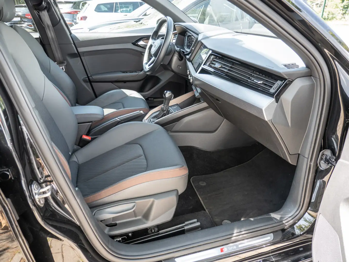 Audi A1 Sportback S line 40 TFSI LED NAVI ACC SONO Schwarz - 2