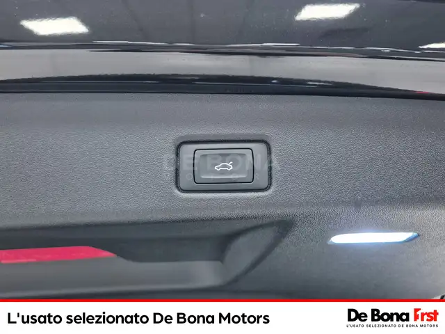 Audi Q5 view 28