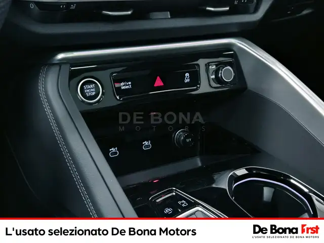 Audi Q5 view 21