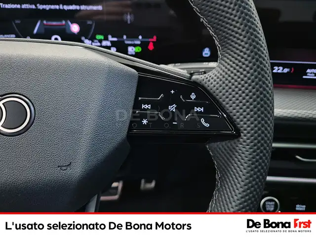 Audi Q5 view 13