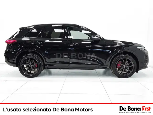 Audi Q5 view 5