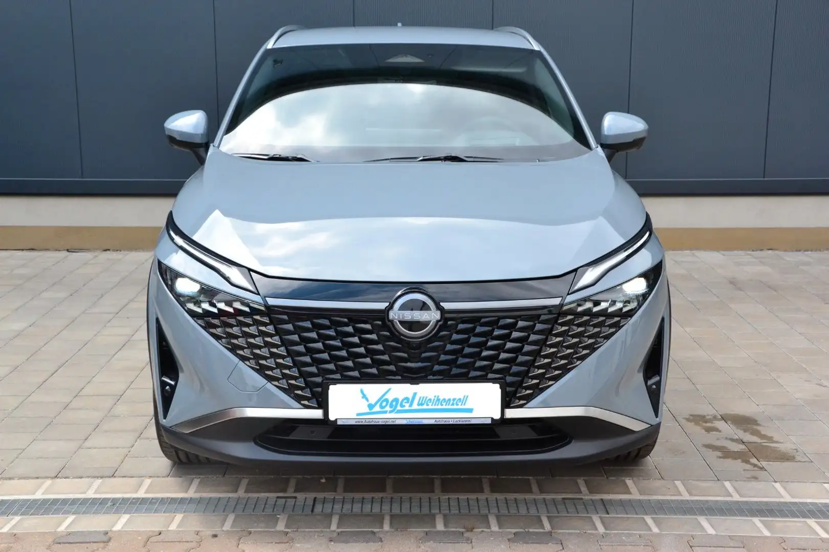 Nissan Qashqai 1.3 DIG-T MHEV Xtronic 4x2 Tekna Grau - 2