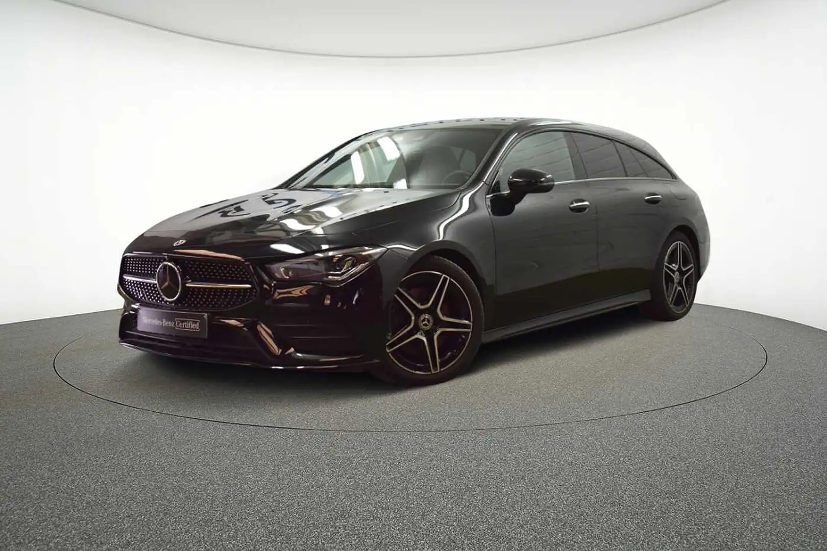 Mercedes-Benz CLA 200 d Shooting Brake Zwart - 1