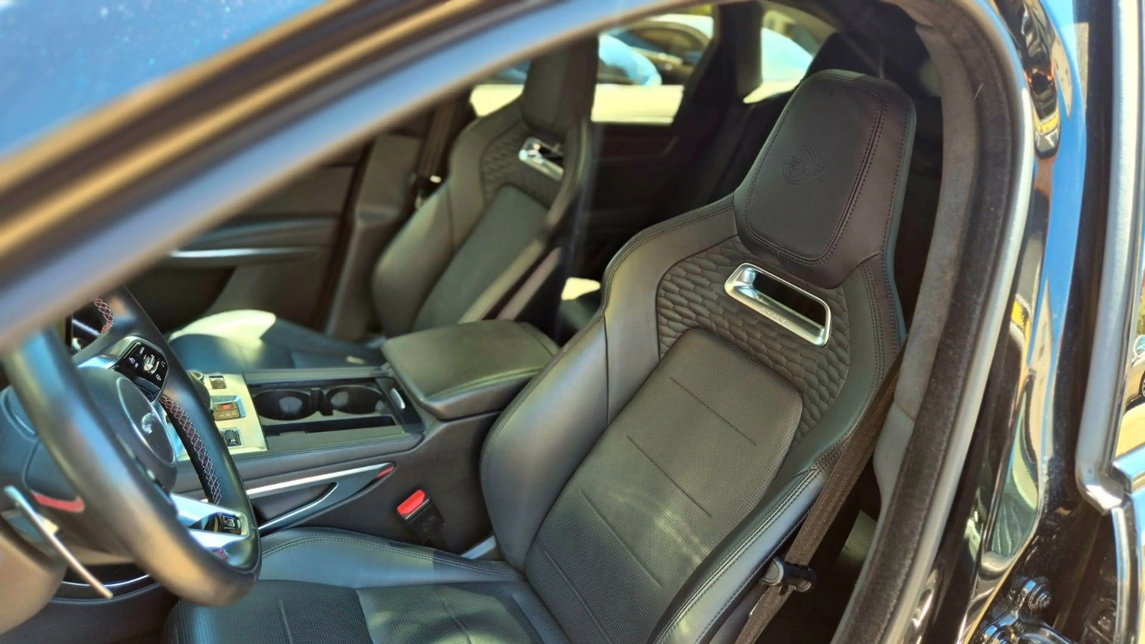 Jaguar F-Pace F-PACE SVR 5,0 Performance /Black Edition — photo 8