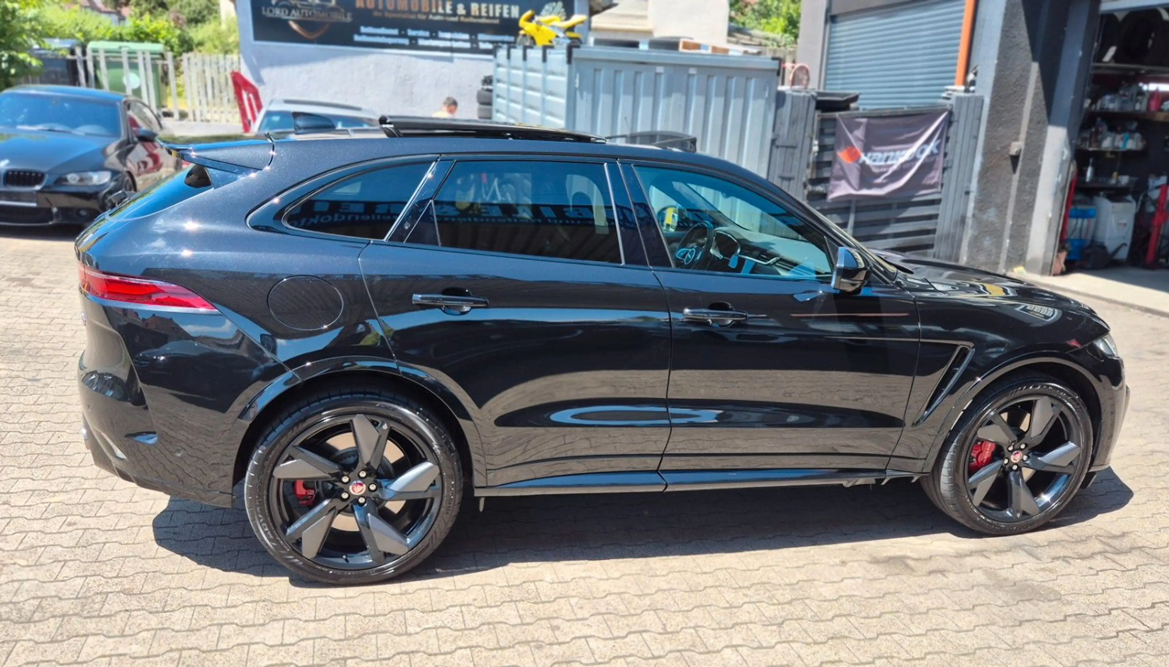 Jaguar F-Pace F-PACE SVR 5,0 Performance /Black Edition — photo 12