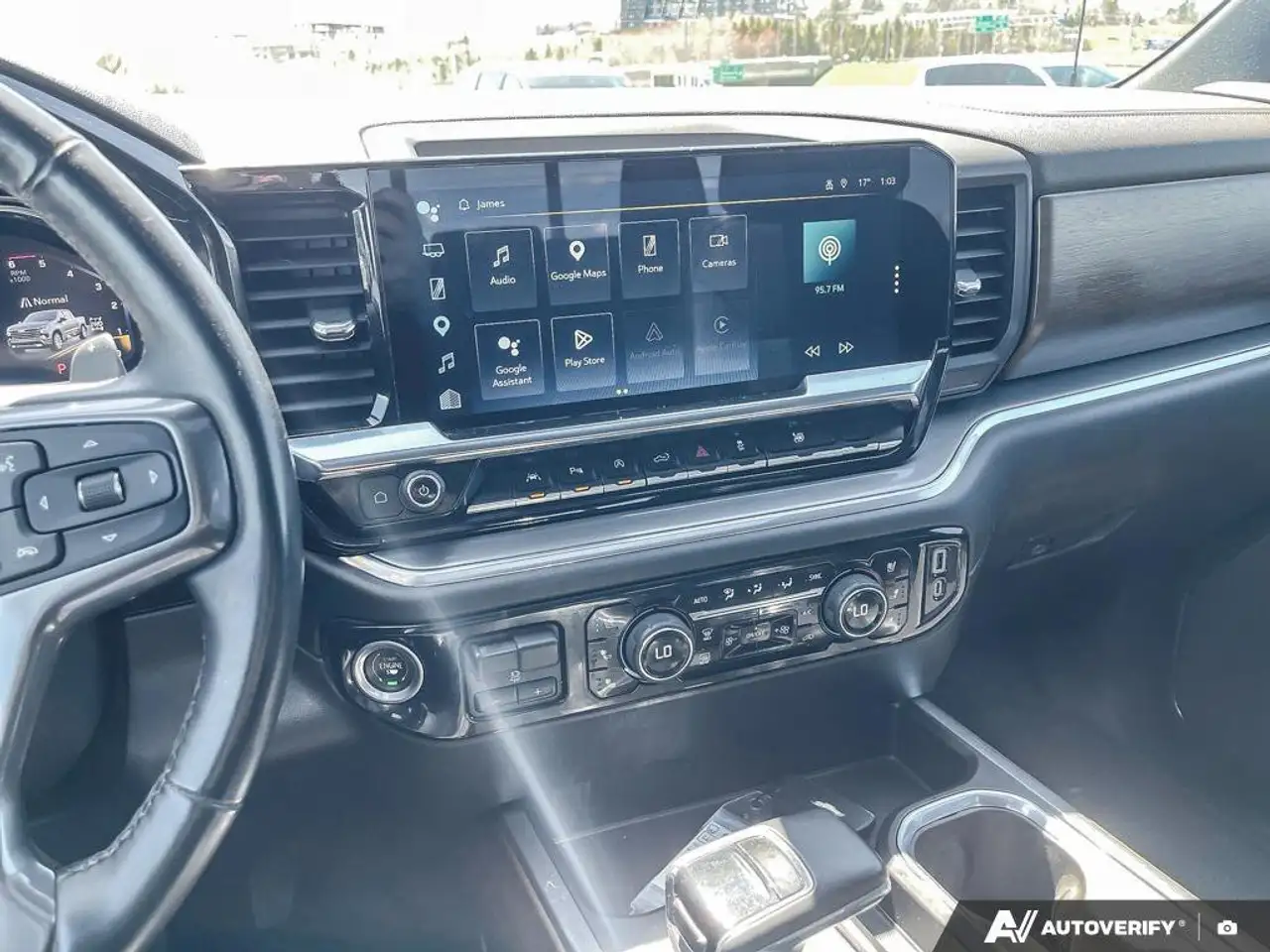 Chevrolet Silverado 1500 снимка Chevrolet Silverado 1500