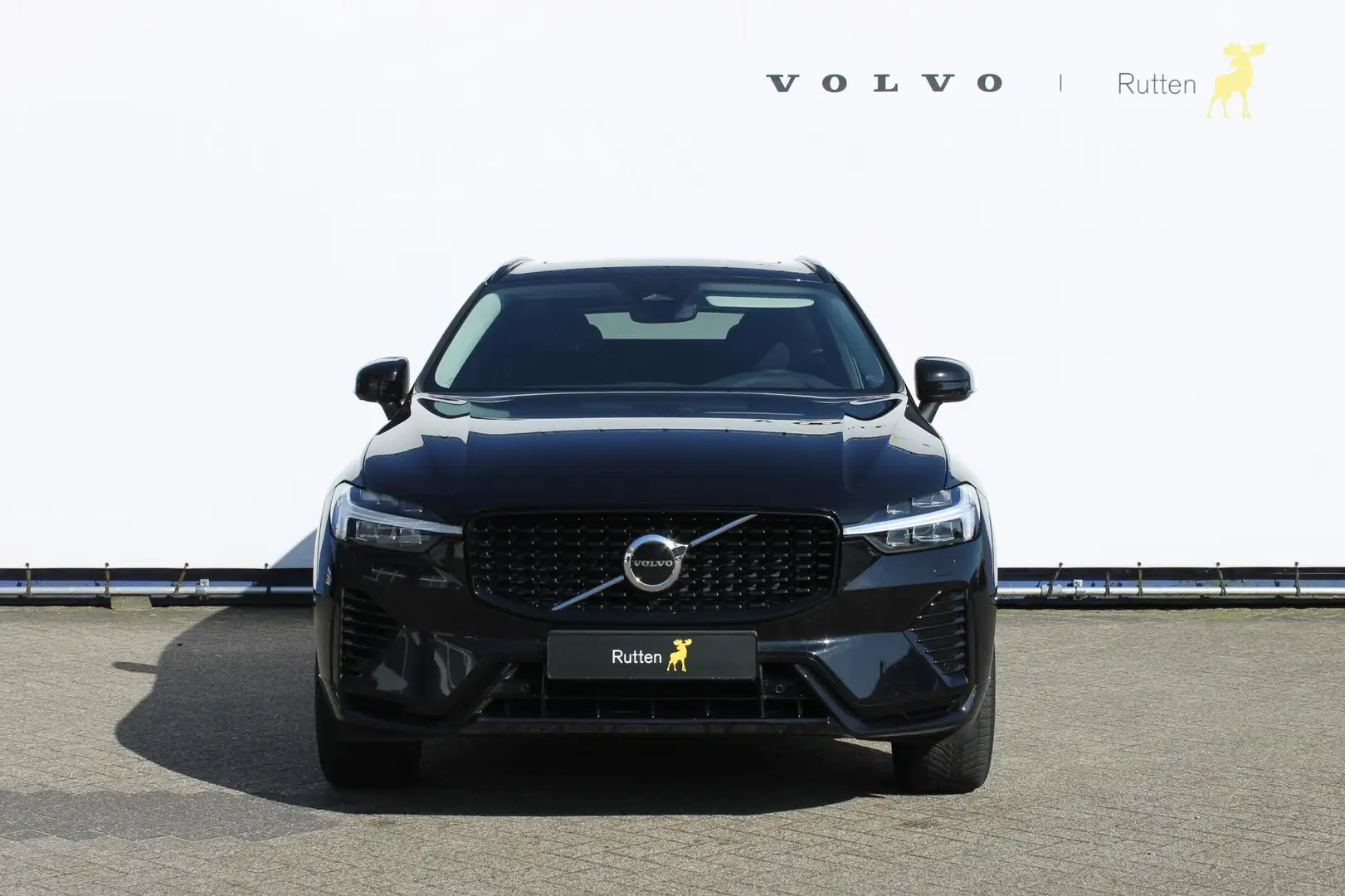 Volvo XC60 T6 350PK Long Range Dark Plus Dark Panoramisch sch Nero - 2