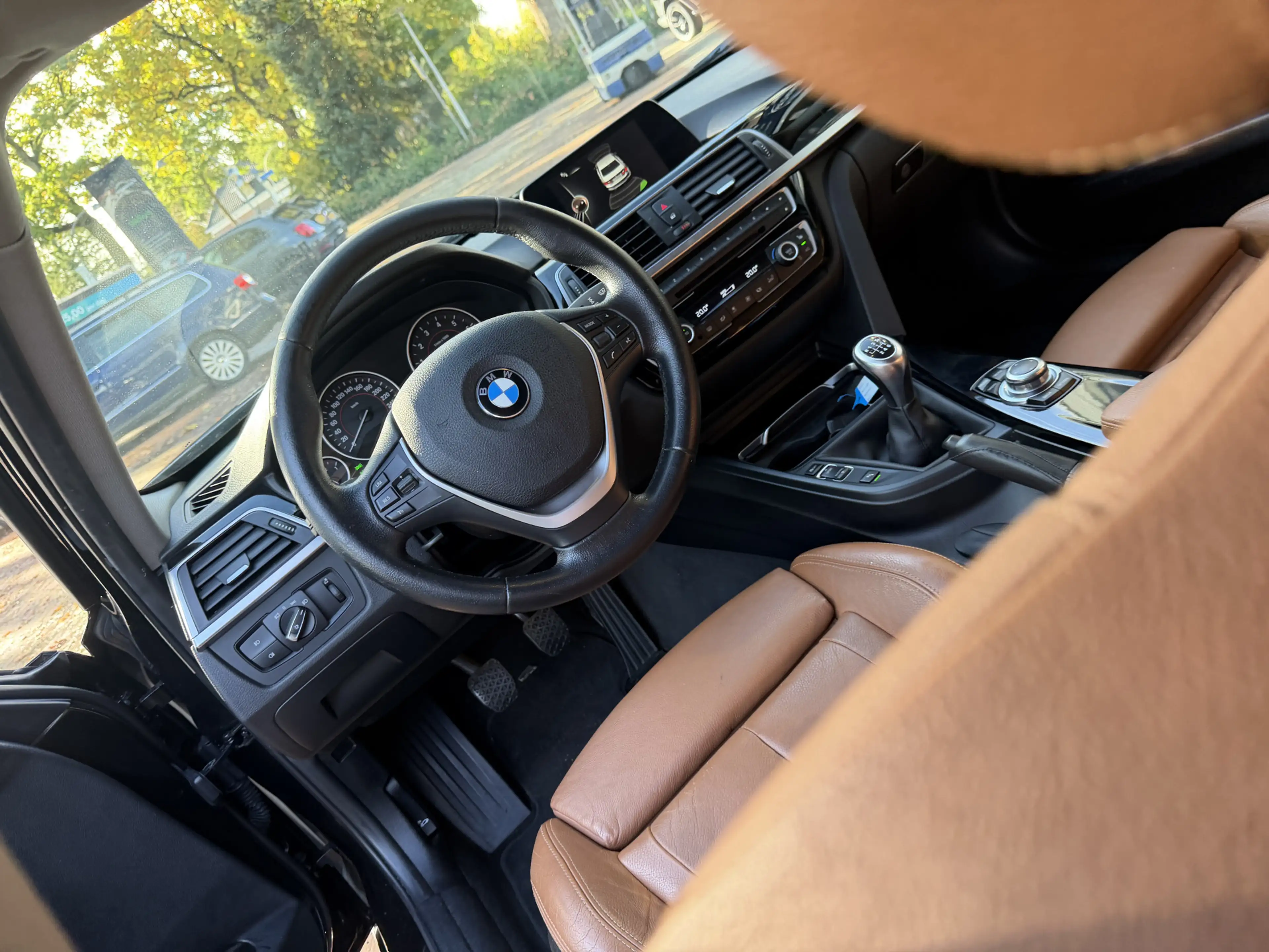 BMW 318 3-serie 318i Luxury | Leder | 18” LMV | Navi | Cru — photo 18