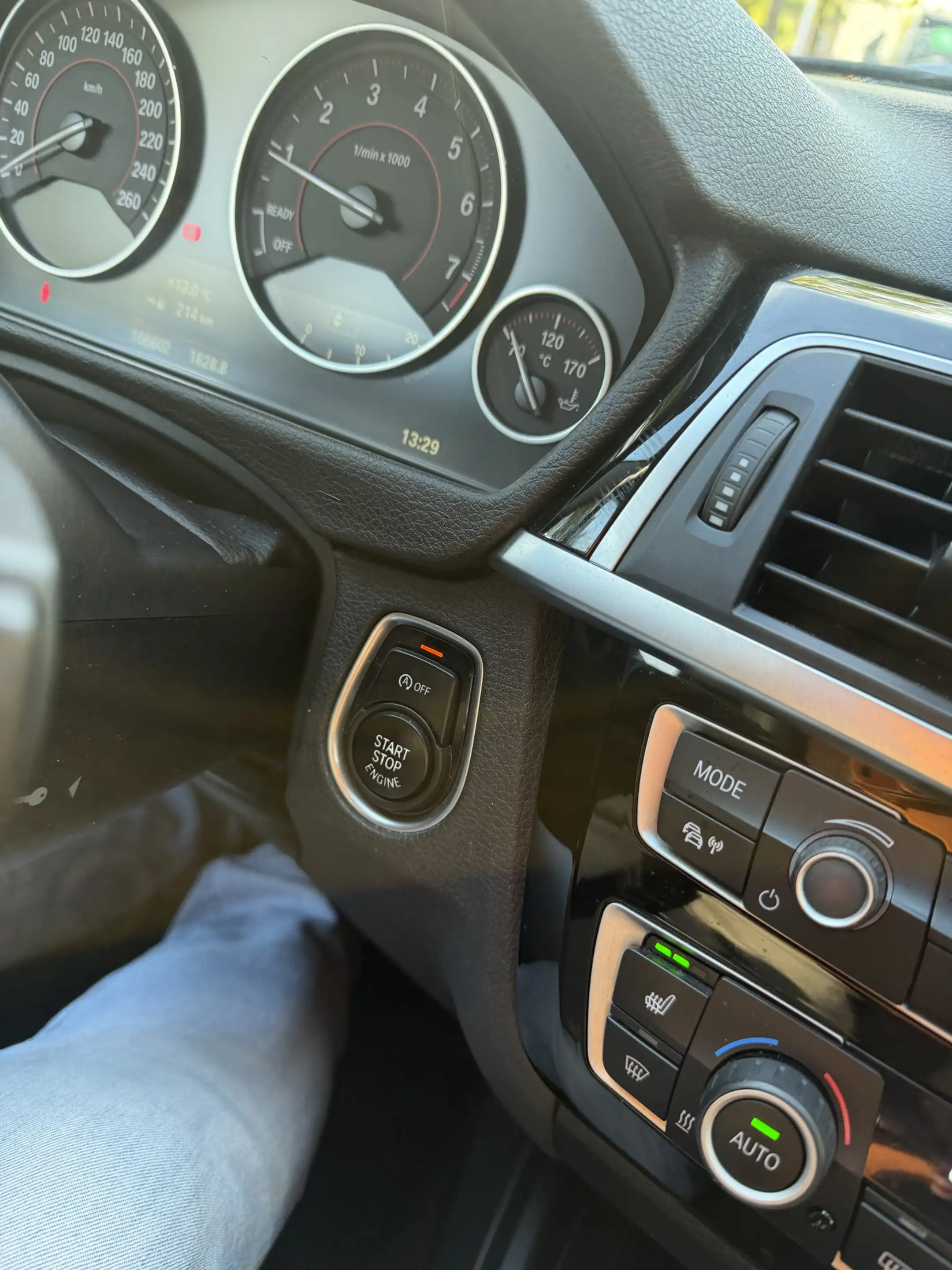 BMW 318 3-serie 318i Luxury | Leder | 18” LMV | Navi | Cru — photo 14