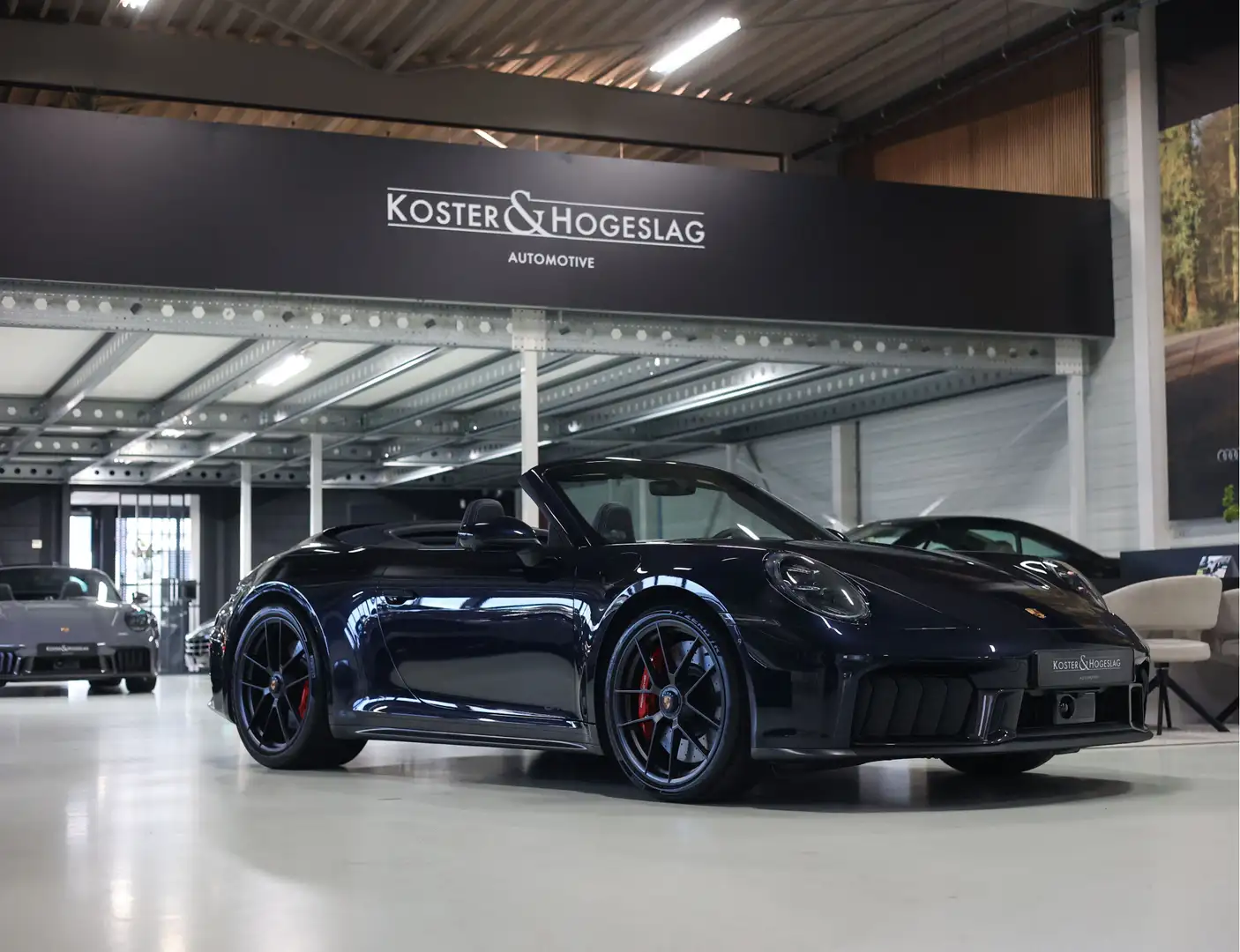 Porsche 992 Cabrio Carrera 4 GTS | PTS - Sport Chrono Blauw - 1