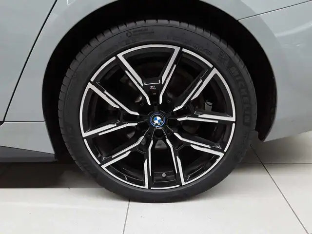 BMW I4 view 19