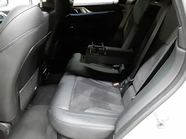 BMW I4 view 13