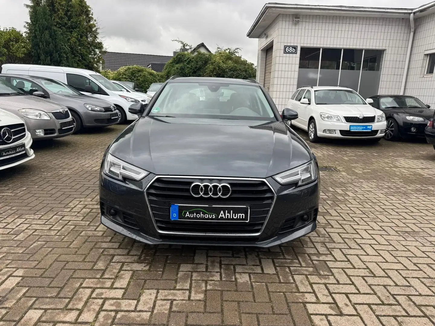 Audi A4 Avant basis Kamera Automatik Klima Sitzhzg. Grau - 2