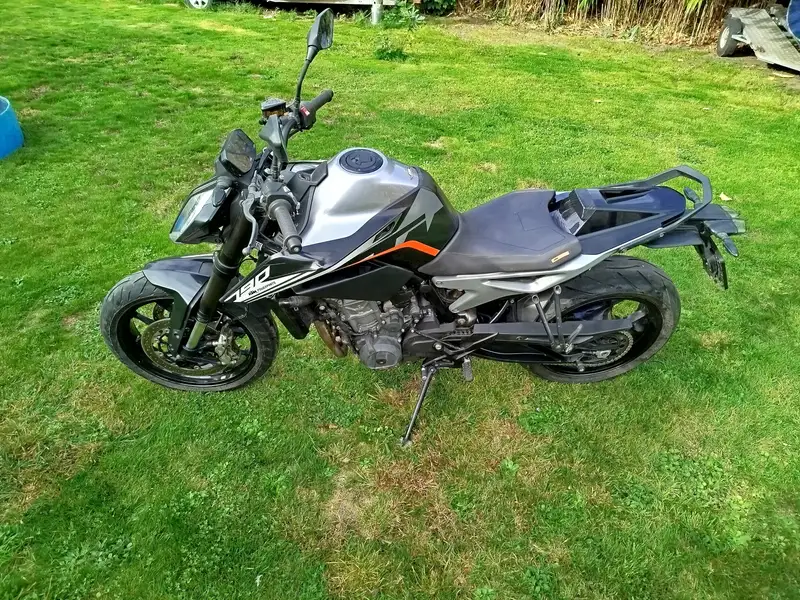 KTM 790 Duke - foto 2