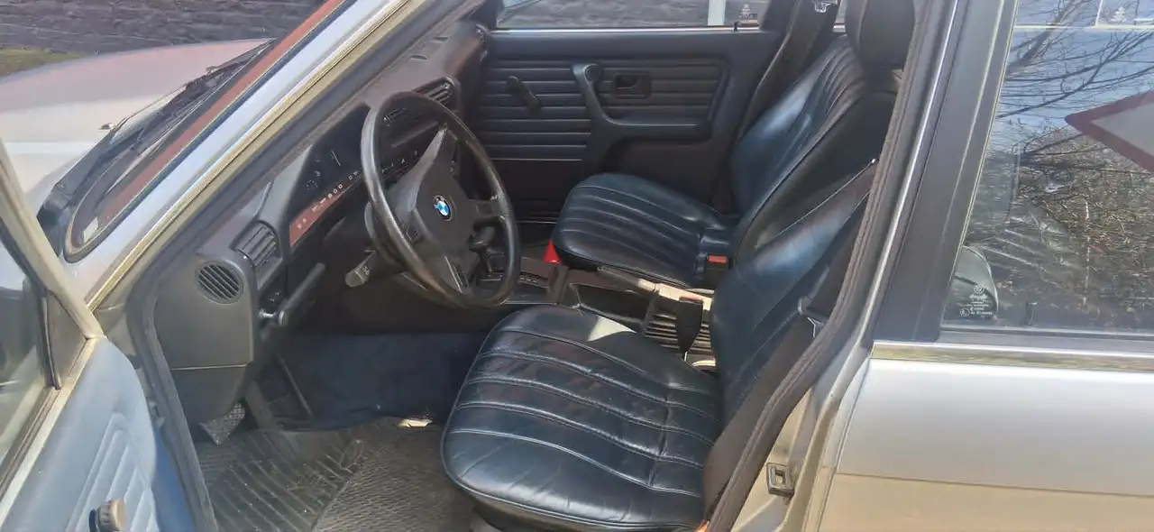 BMW 323 e30, foto 8