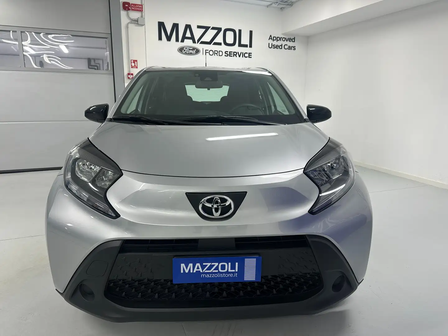Toyota Aygo X 1.0 Active 72cv s-cvt Argento - 2