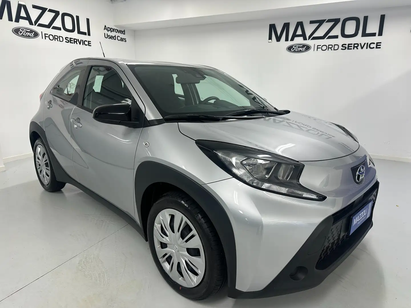 Toyota Aygo X 1.0 Active 72cv s-cvt Argento - 1