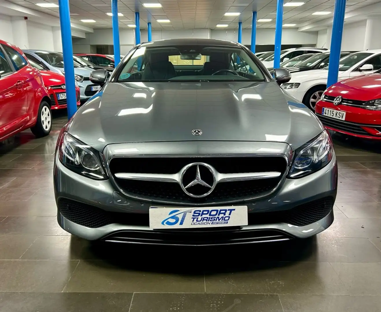 Mercedes-Benz E 200 Coupé 7G Plus Gris - 2