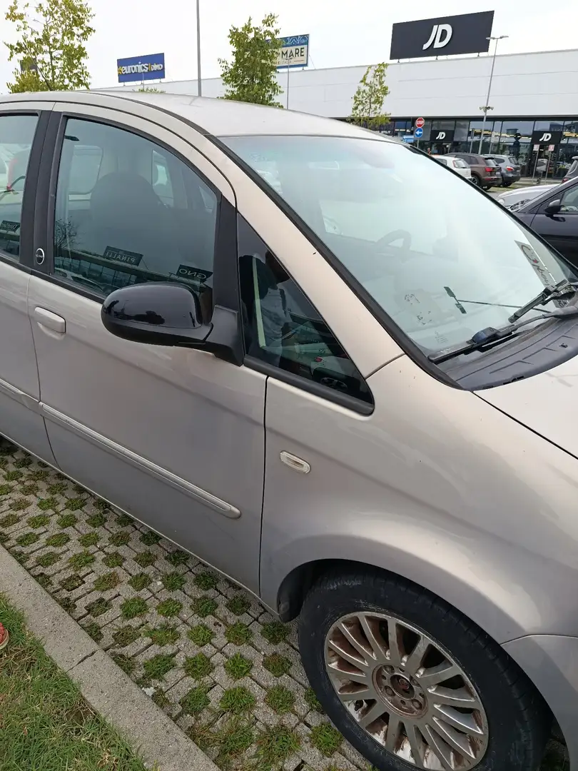 Lancia MUSA 1.4 8v Diva (argento) ecochic Gpl - 2