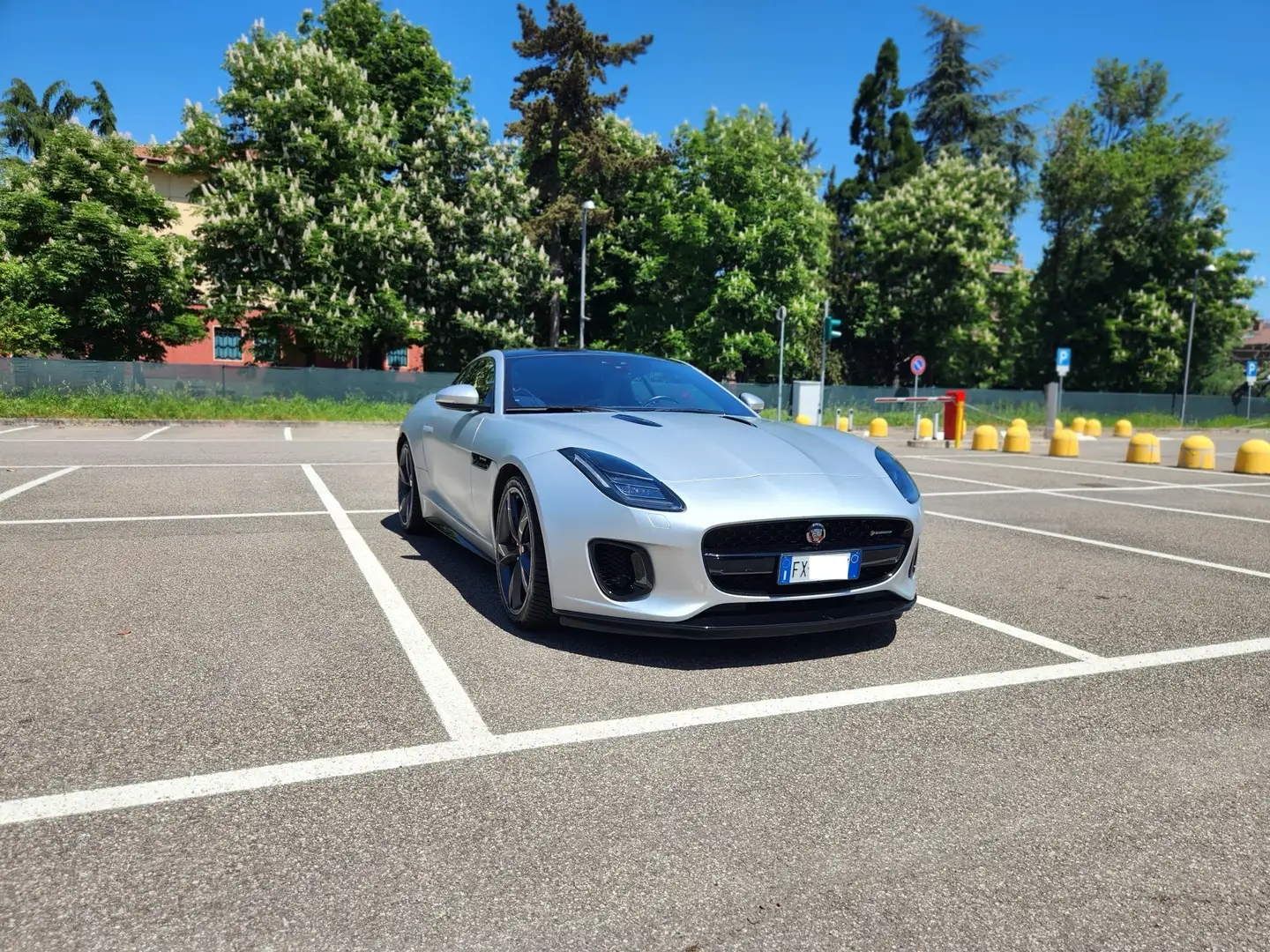 Jaguar F-Type F-Type Coupe 2.0 i4 R-Dynamic 300cv my19.5 Ezüst - 2