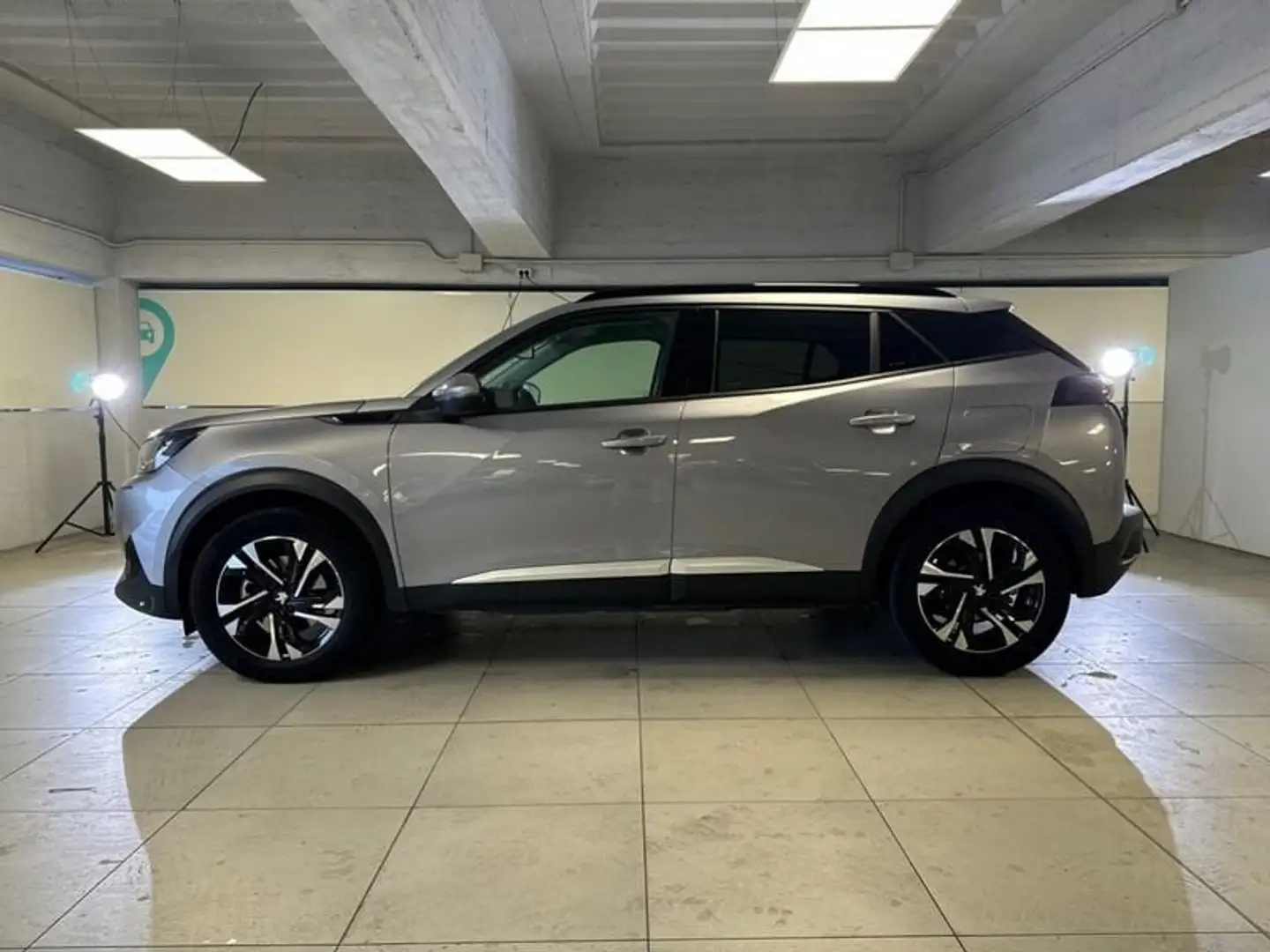 Peugeot 2008 e 100kW Allure Grigio - 2