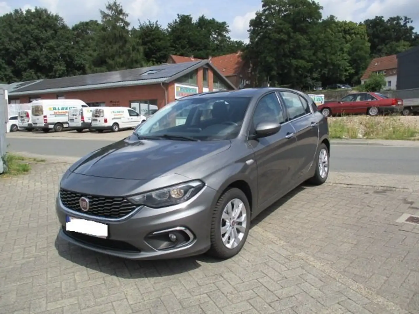 Fiat Tipo 1.6 MultiJet DCT Lounge Navi Kamera Grau - 2