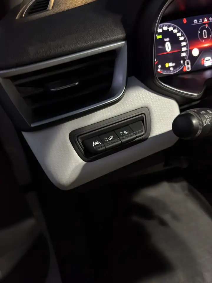 Renault Clio Citadine 5 portes — photo 18