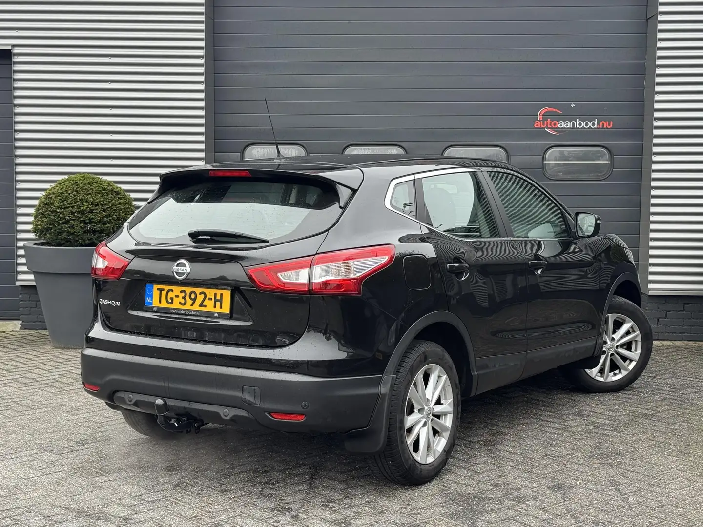Nissan Qashqai 1.2 N-Connecta | Navigatie | Camera | DAB | Lichtm Noir - 2