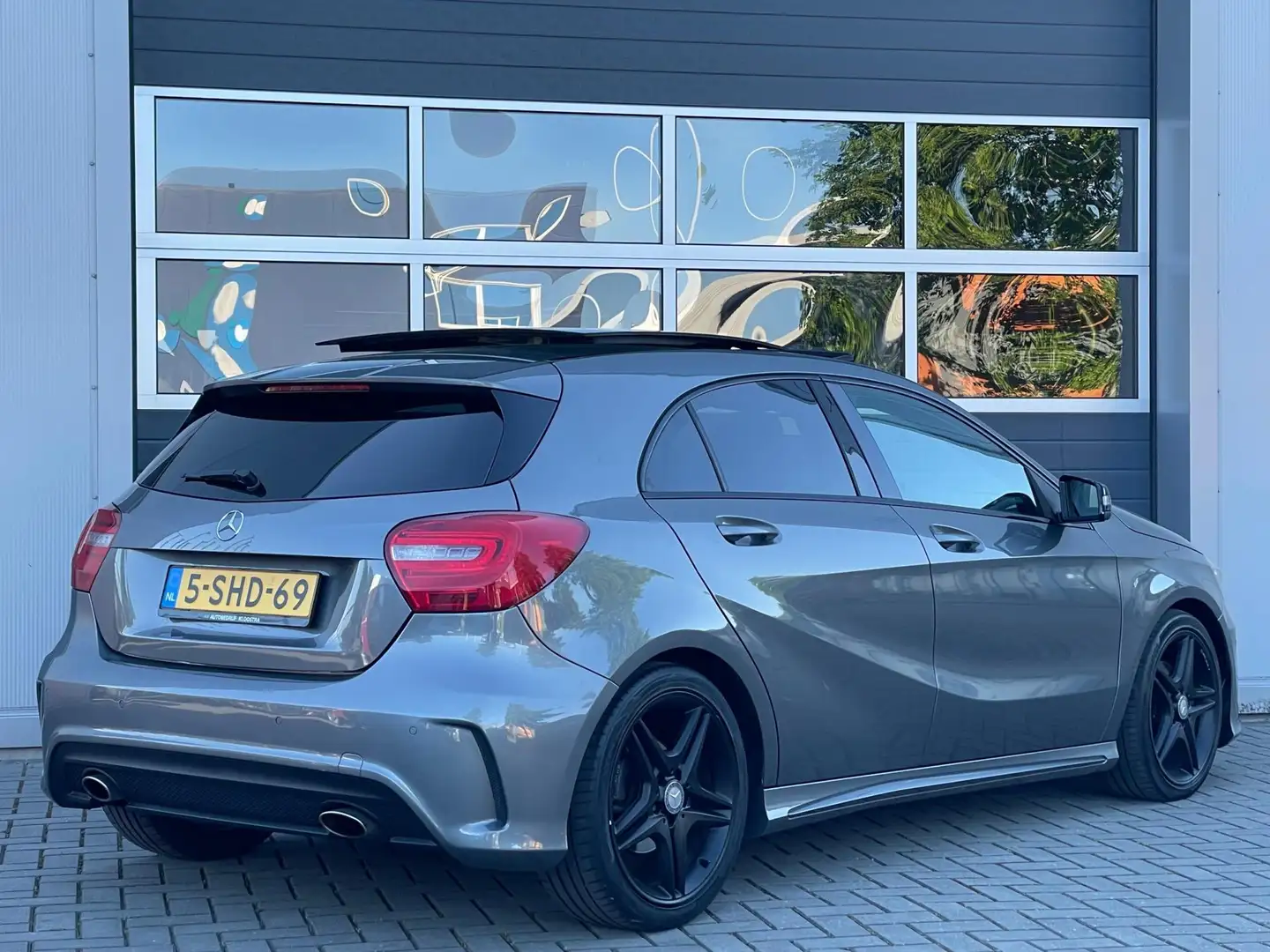 Mercedes-Benz A 180 Prestige AMG | Panoramadak | Leder | Xenon | Navi Gris - 2
