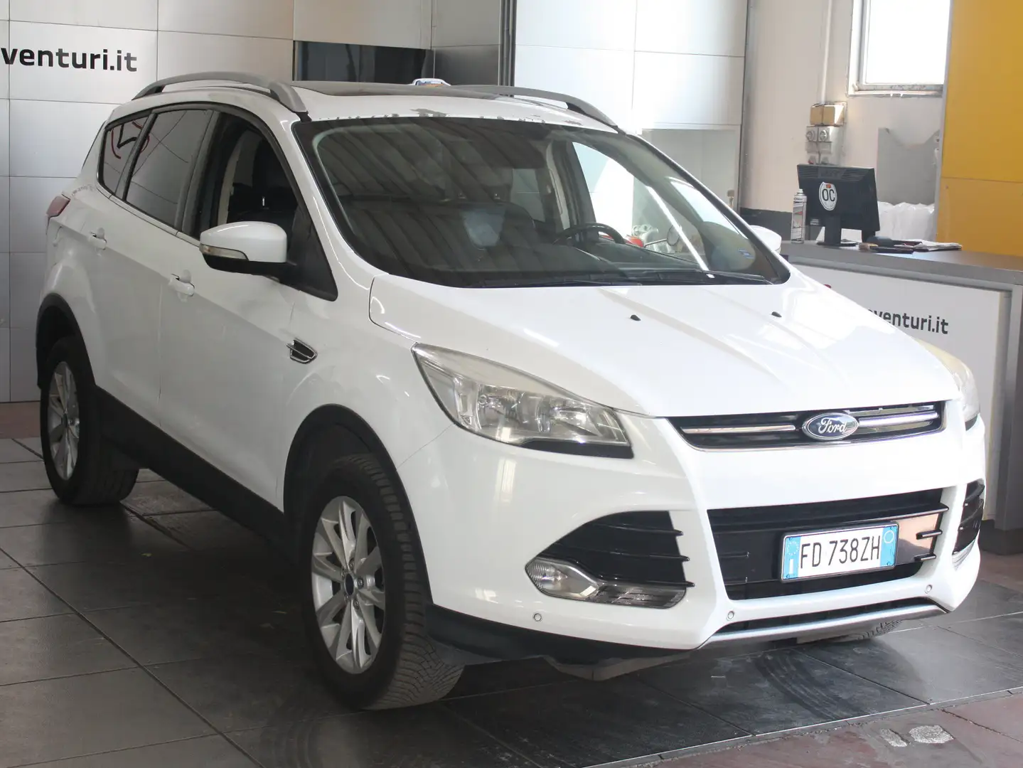 Ford Kuga 2.0 TDCI 150 CV S&S 4WD Titanium Wit - 1