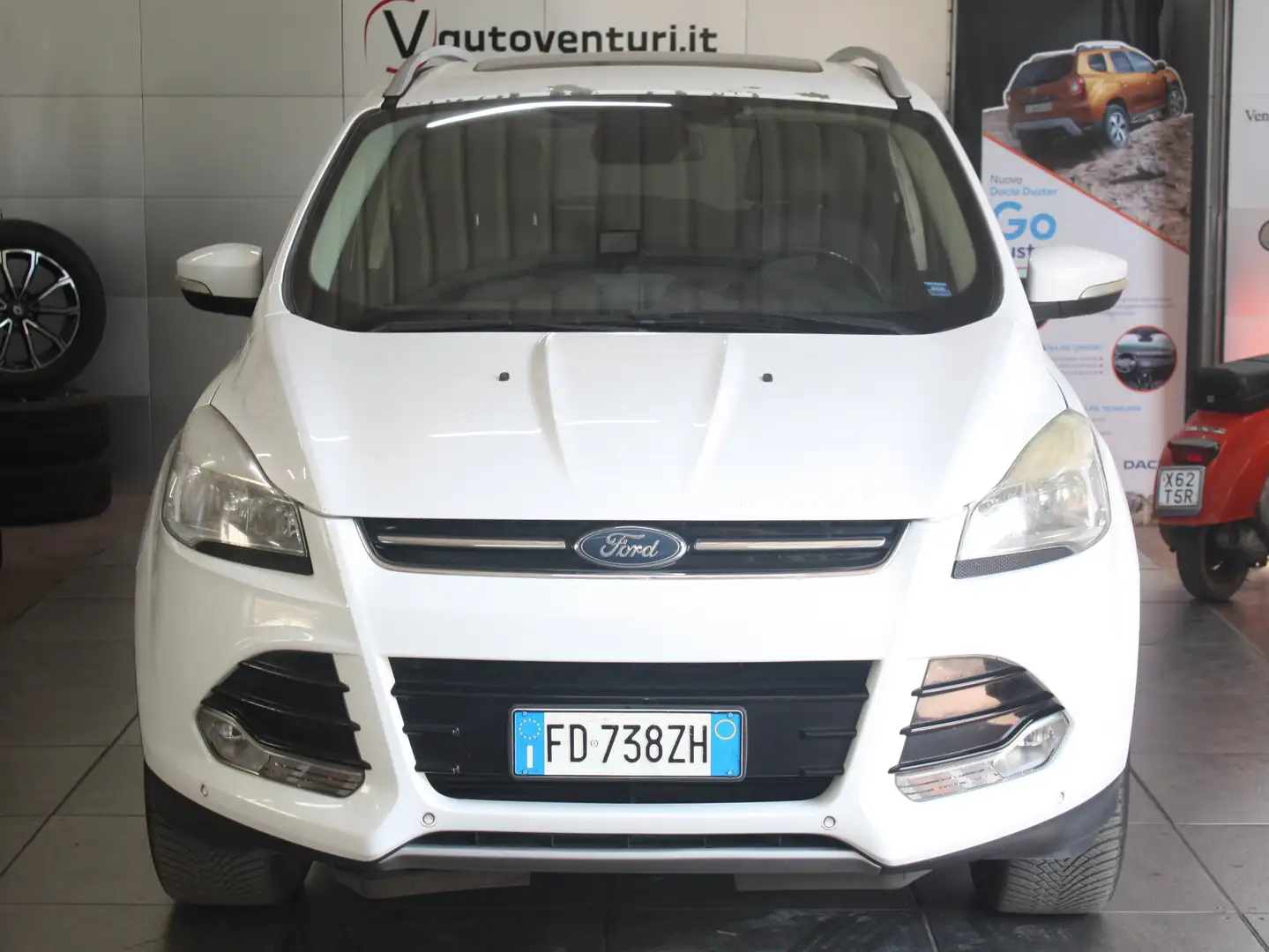 Ford Kuga 2.0 TDCI 150 CV S&S 4WD Titanium Wit - 2