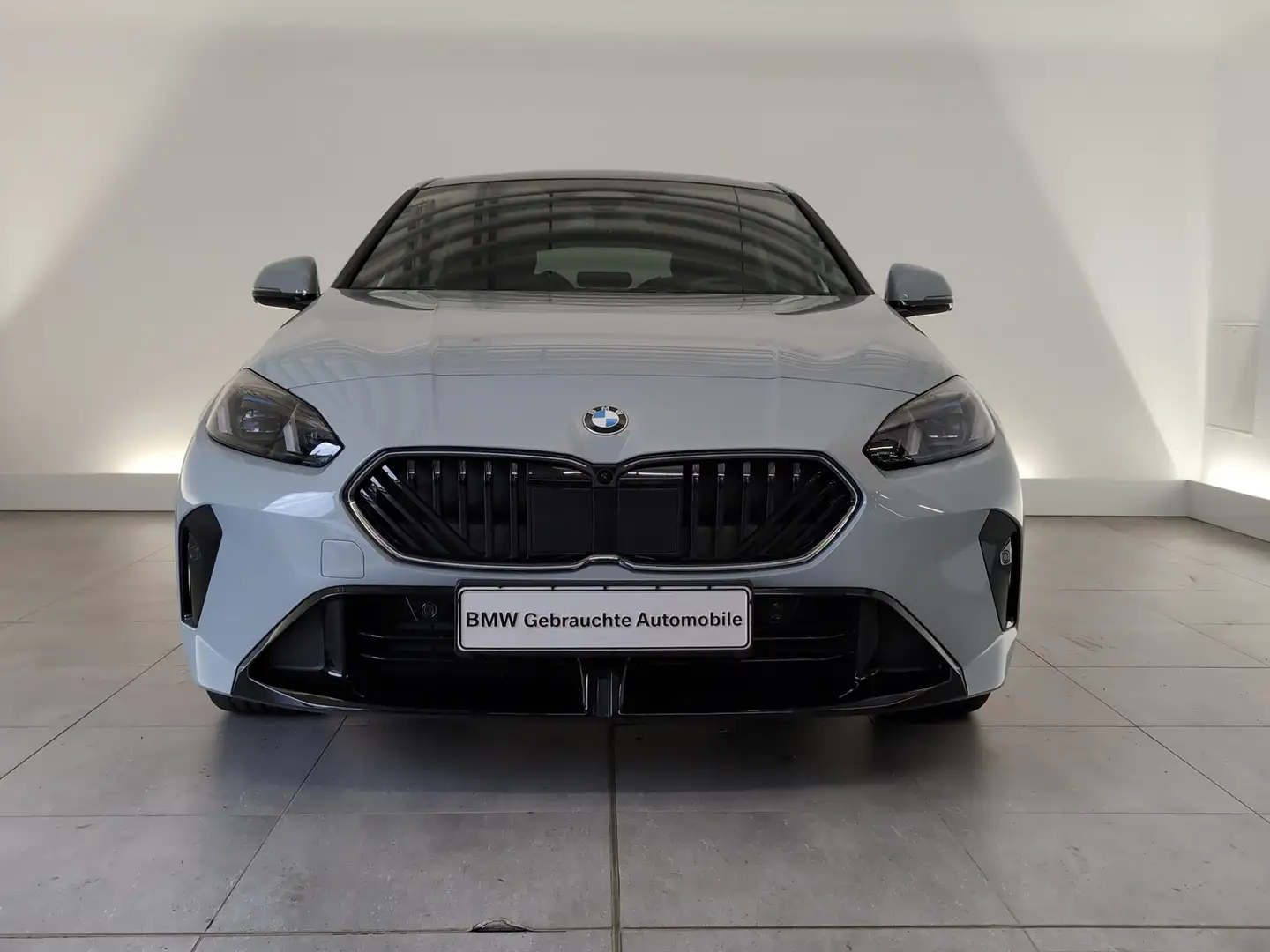 BMW 118 d Limousine M Sportpaket HUD/SHZ/DAB HUD/SHZ/DAB Grau - 2