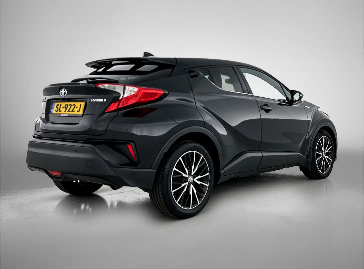 Toyota C-HR 1.8 Hybrid Style | Navigatie | Camera | JBL | LM V Zwart - 2
