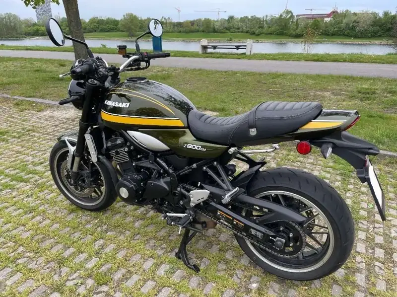 Kawasaki Z 900 - foto 2