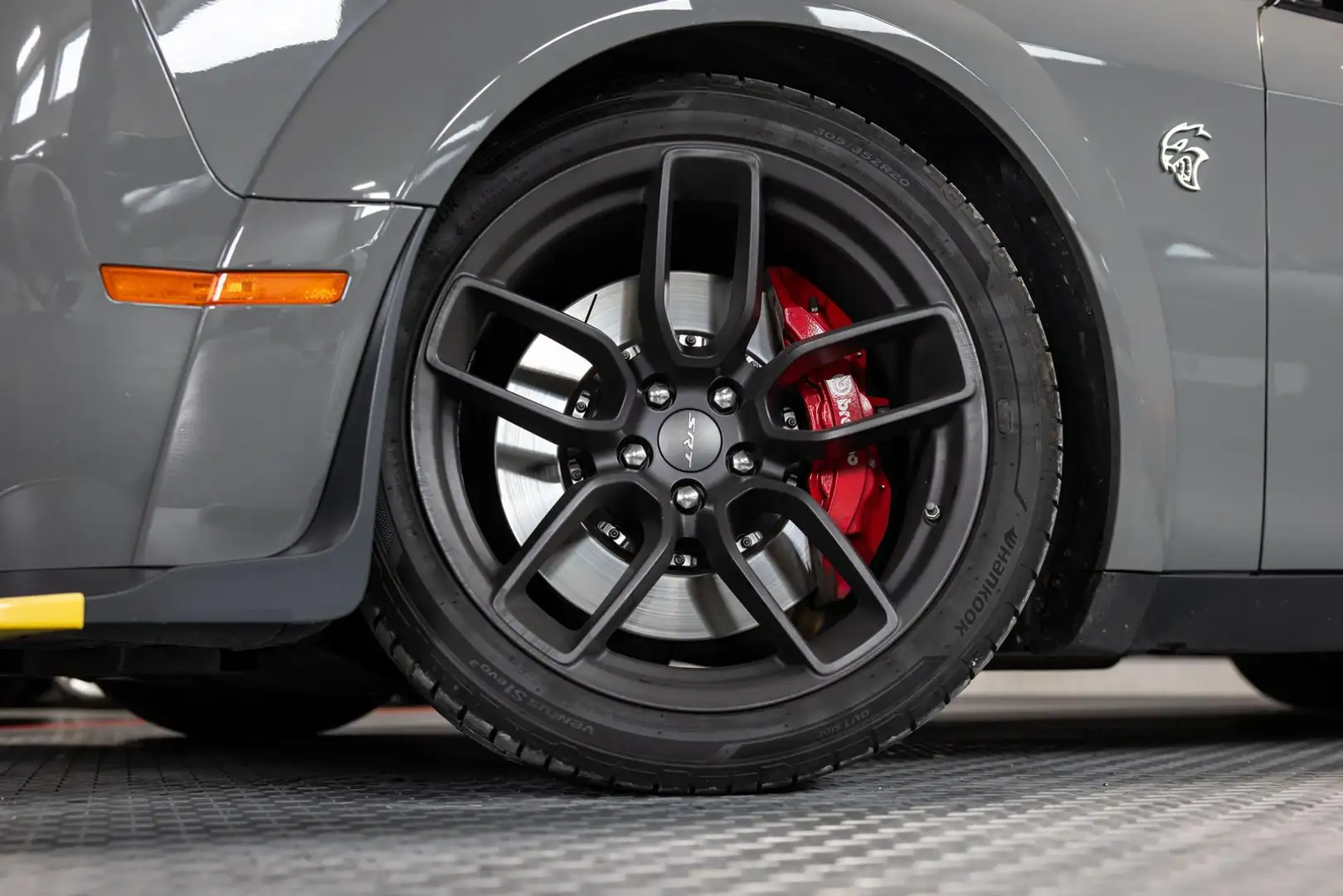 Dodge Challenger SRT Hellcat Widebody RFK CARBON LEDER Grey - 2